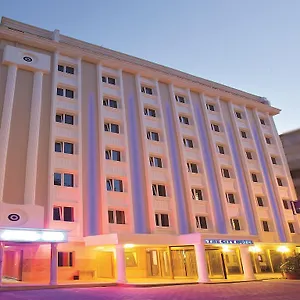 Hotel The ****
